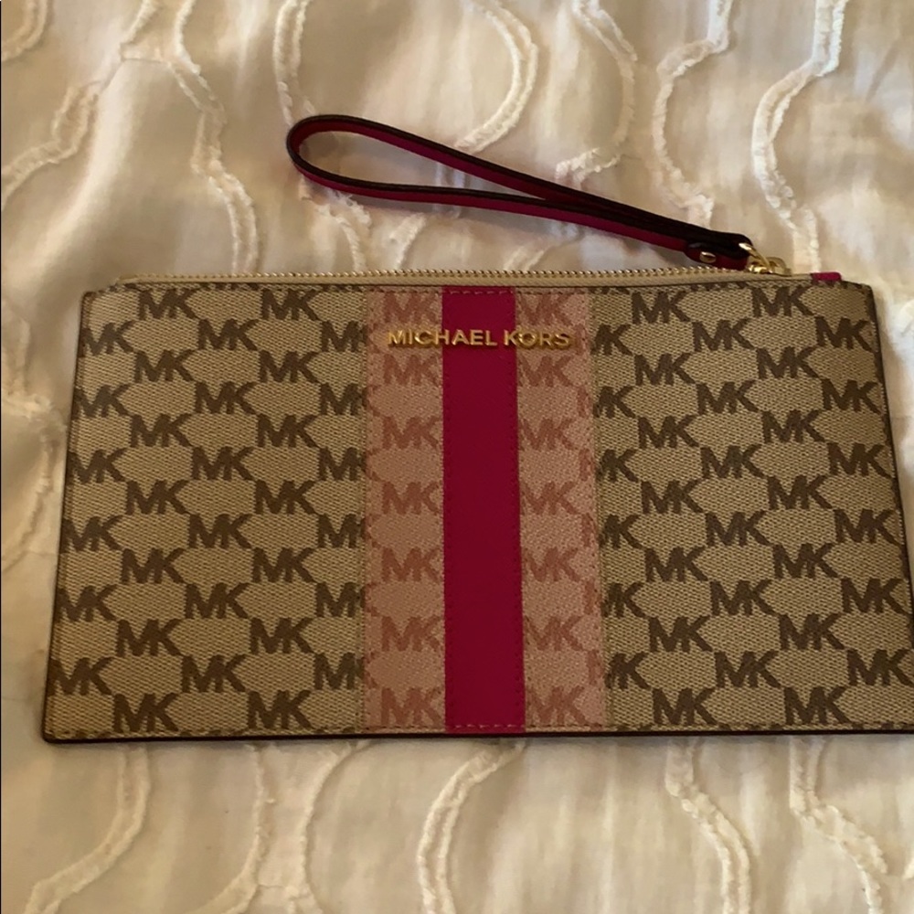 NWOT Michael Kors wristlet